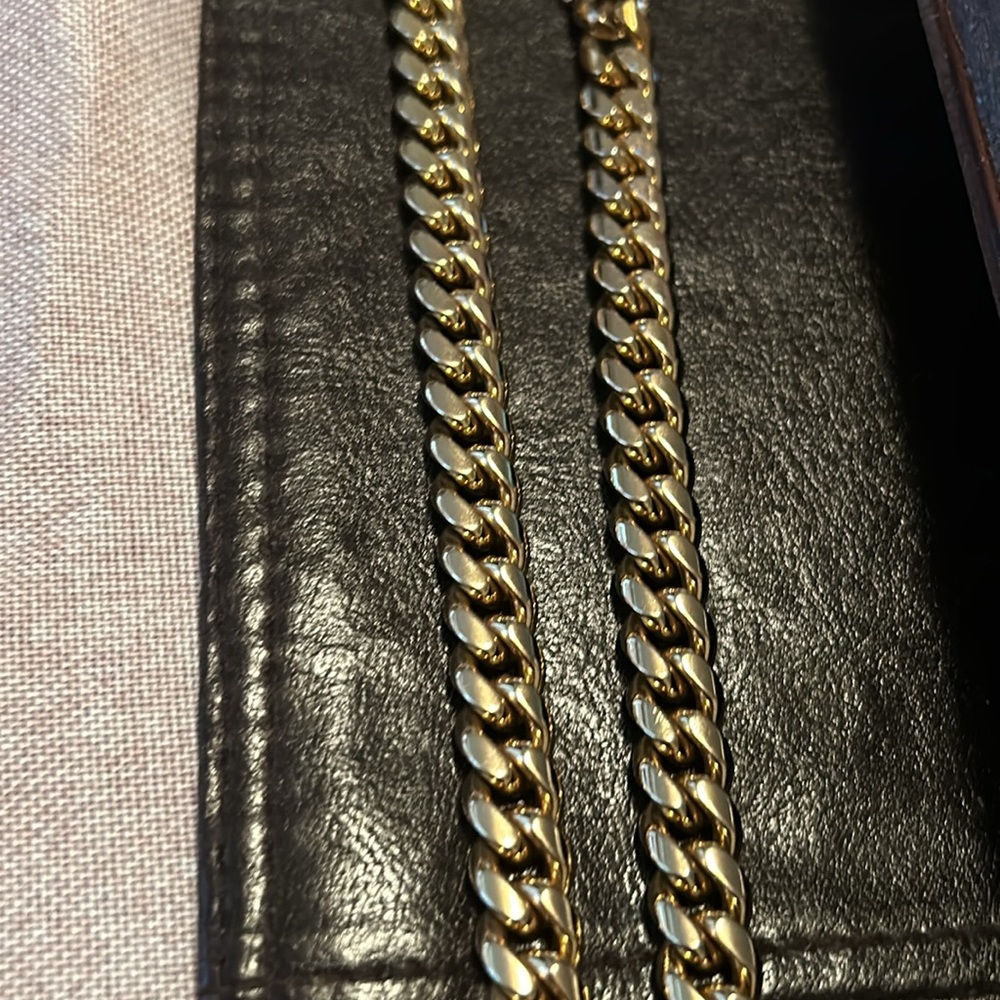 Stunning 14k solid gold big chain Cuban link with diamond clasp 💯
